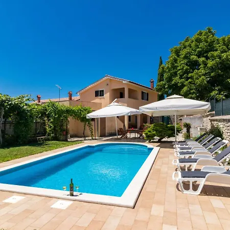 San Giacomo By Interhome * Tinjan